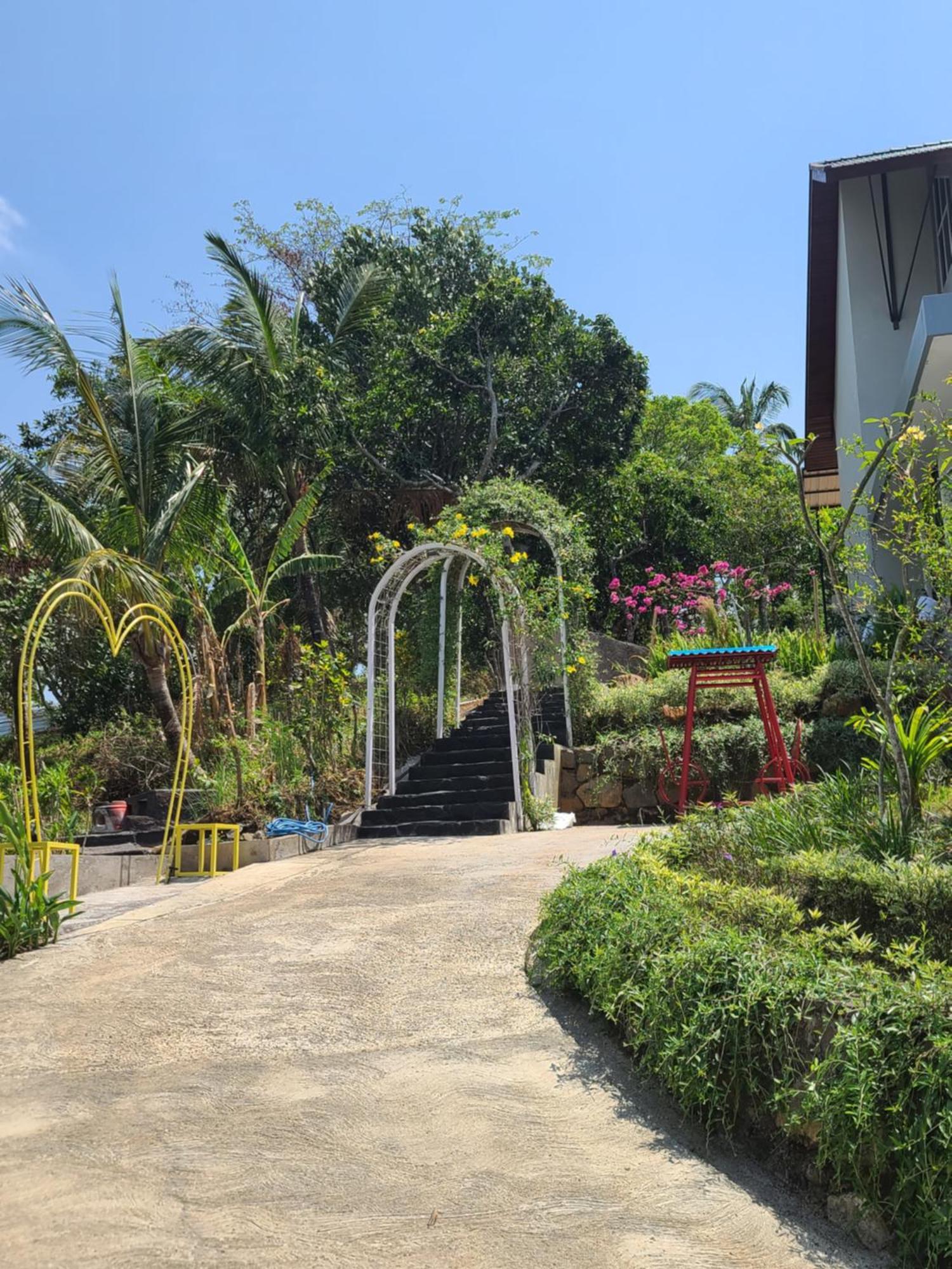 Ling & Louie'S Mountain Villa Mayong Exterior photo